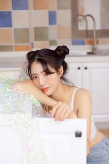 丰满迷人的老师少妇